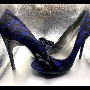 Carlos Santana Lace heels